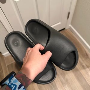 Yeezy slides size 8